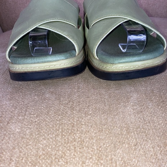 CLARKS Light Green Leather Open Toe Slip On 70567 Sandals - Picture 3 of 10